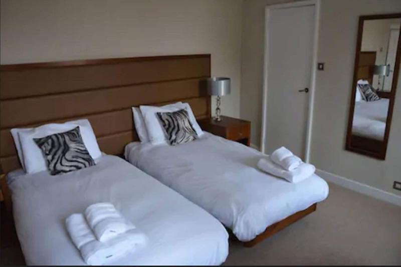 Cathedral Gate Hotel - Oda