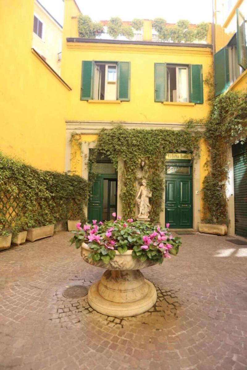 Cadorna House - Genel