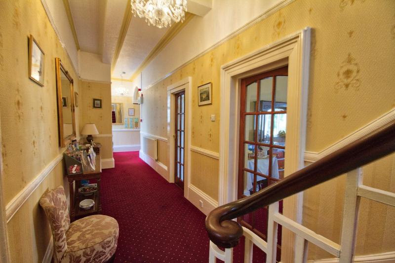 Holcombe House - Lobi