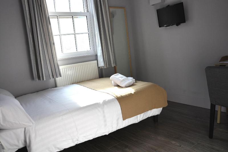 Monopoly Accommodations - Oda