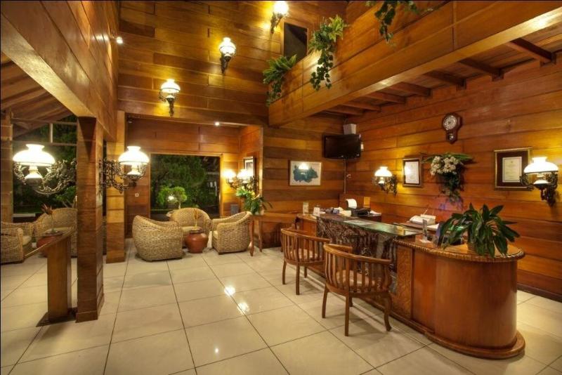 Citra Cikopo Hotel And Family Cottages - Lobi