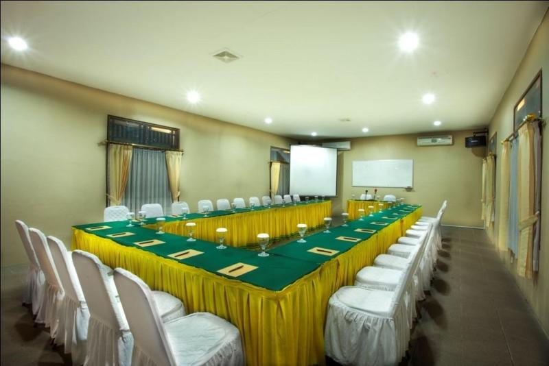 Citra Cikopo Hotel And Family Cottages - Toplantı