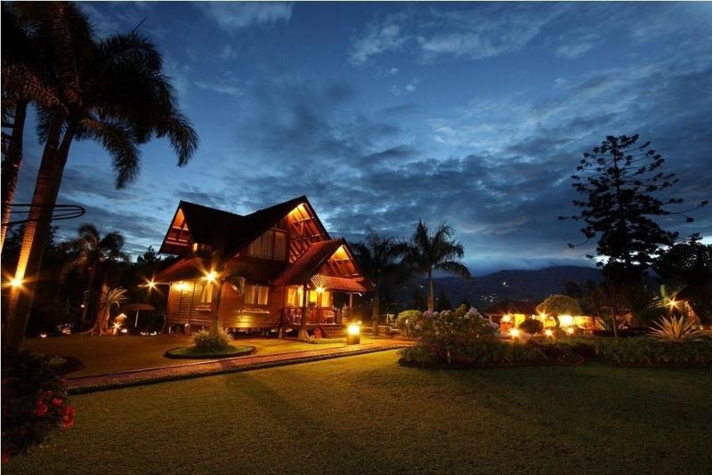 Citra Cikopo Hotel And Family Cottages - Genel