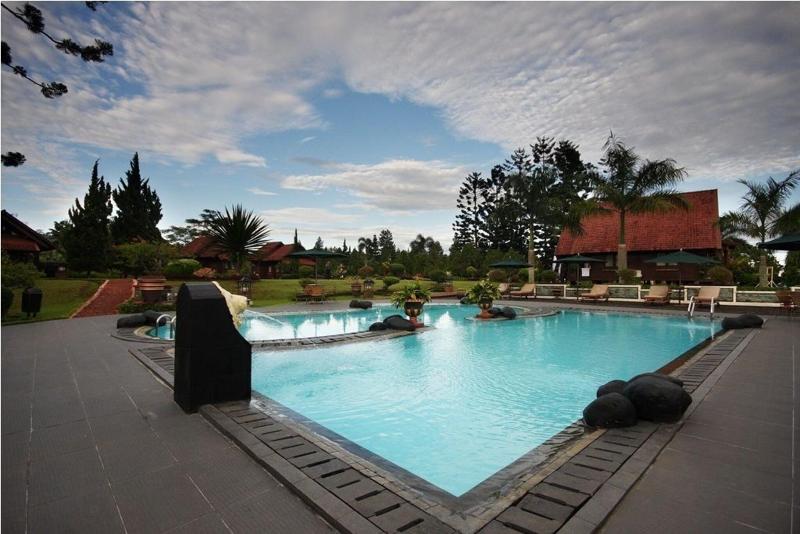 Citra Cikopo Hotel And Family Cottages - Havuz