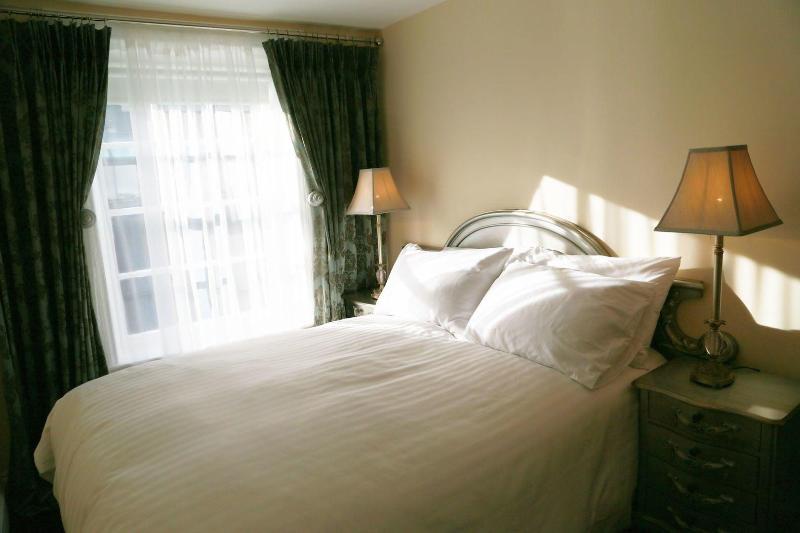 Number 8 The Townhouse - Oda
