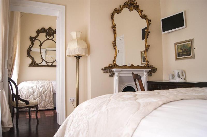 Number 8 The Townhouse - Oda