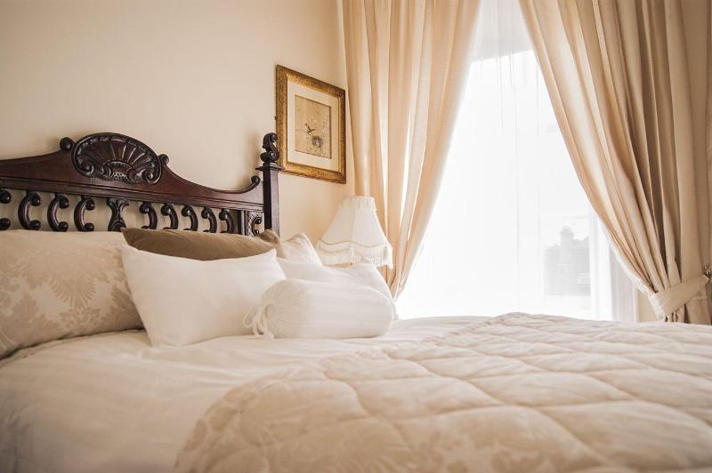 Number 8 The Townhouse - Oda