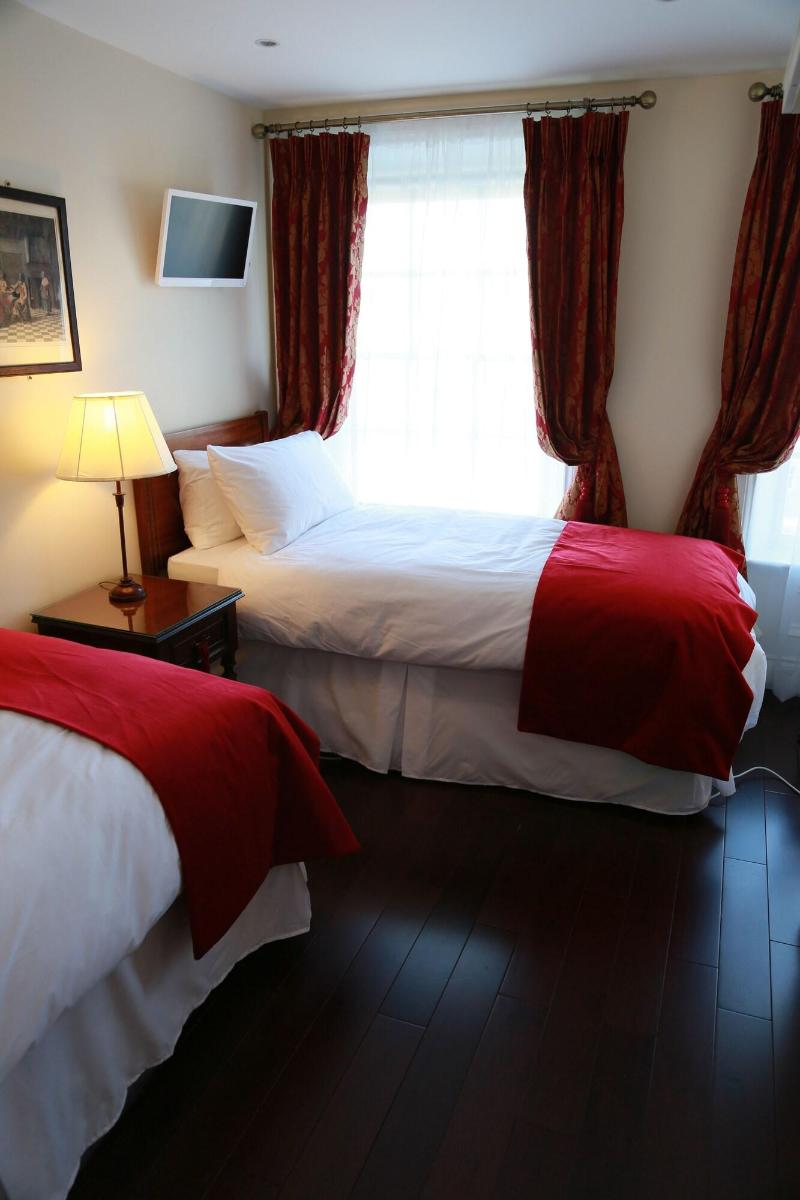 Number 8 The Townhouse - Oda