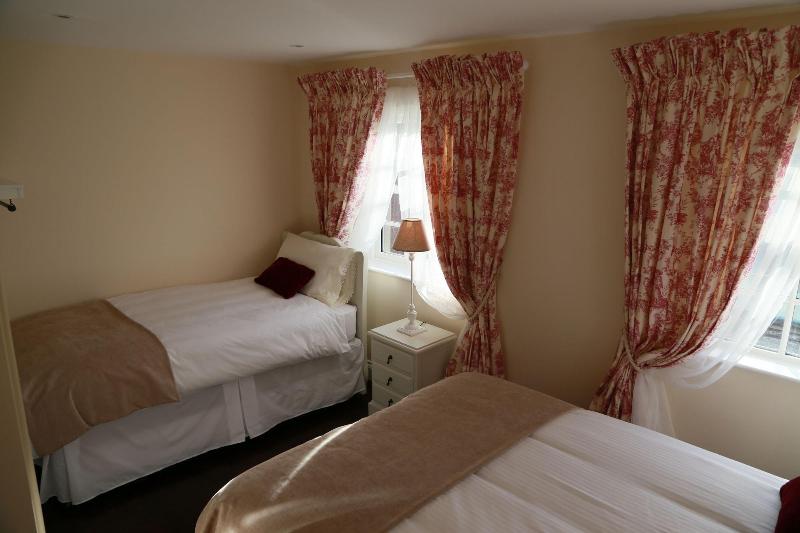 Number 8 The Townhouse - Oda