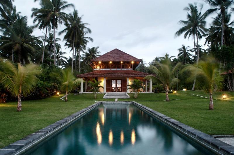 Sea Breeze Candidasa - Havuz