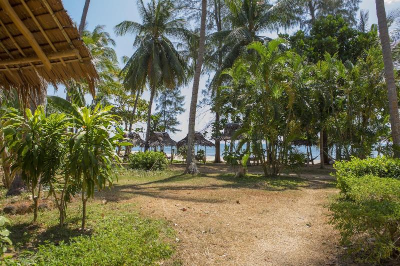 Lanta Coral Beach Resort - Genel