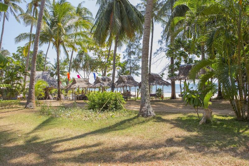 Lanta Coral Beach Resort - Genel