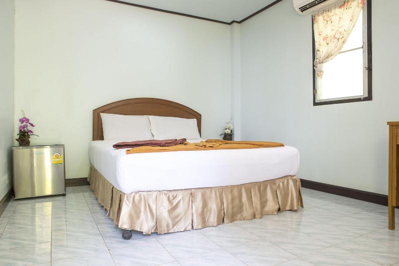Lanta Coral Beach Resort - Oda