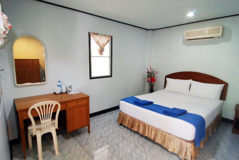 Lanta Coral Beach Resort - Oda