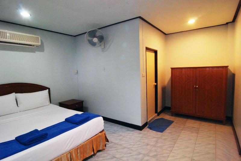 Lanta Coral Beach Resort - Oda