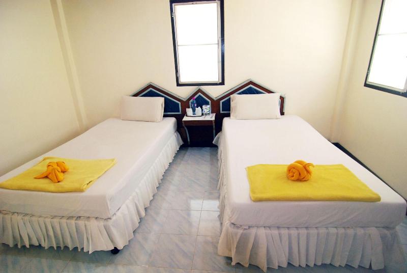 Lanta Coral Beach Resort - Oda