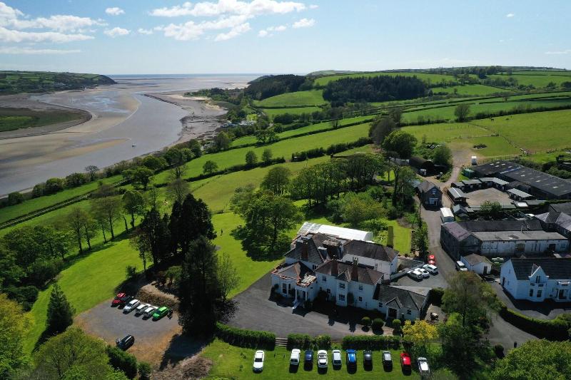 Mansion House Llansteffan - Genel