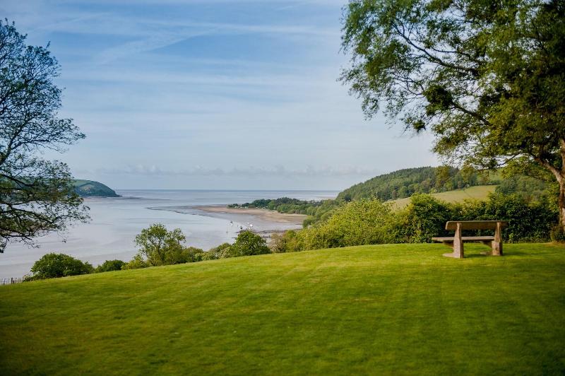 Mansion House Llansteffan - Genel