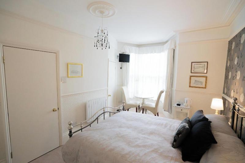 Maison Dieu Guest House - Oda