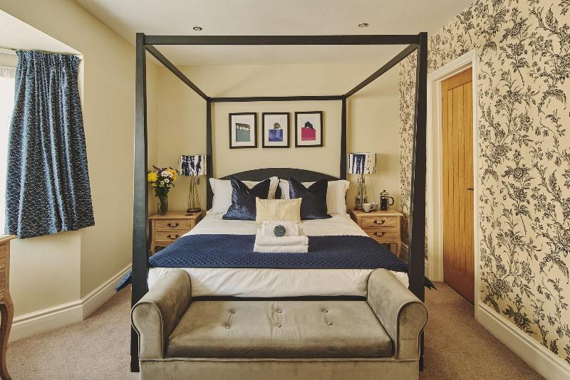 The Lansdowne - Oda