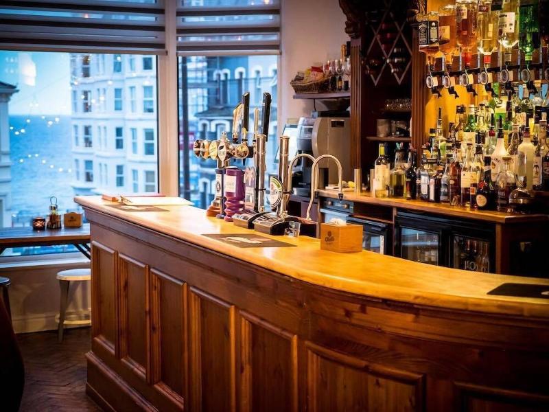 HQ Bar & Restaurant - Bar
