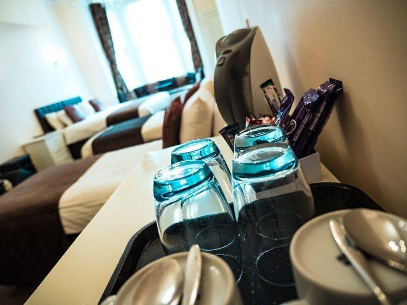 HQ Bar & Restaurant - Oda