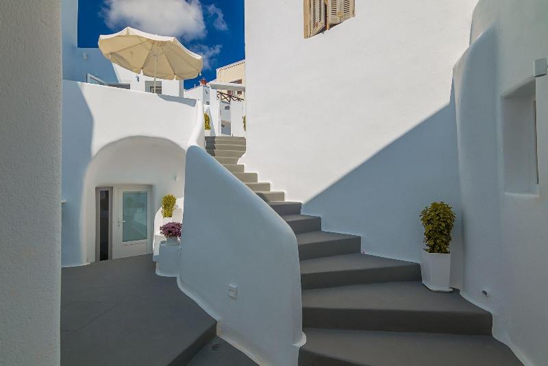 Boutique 88 Fira - Genel