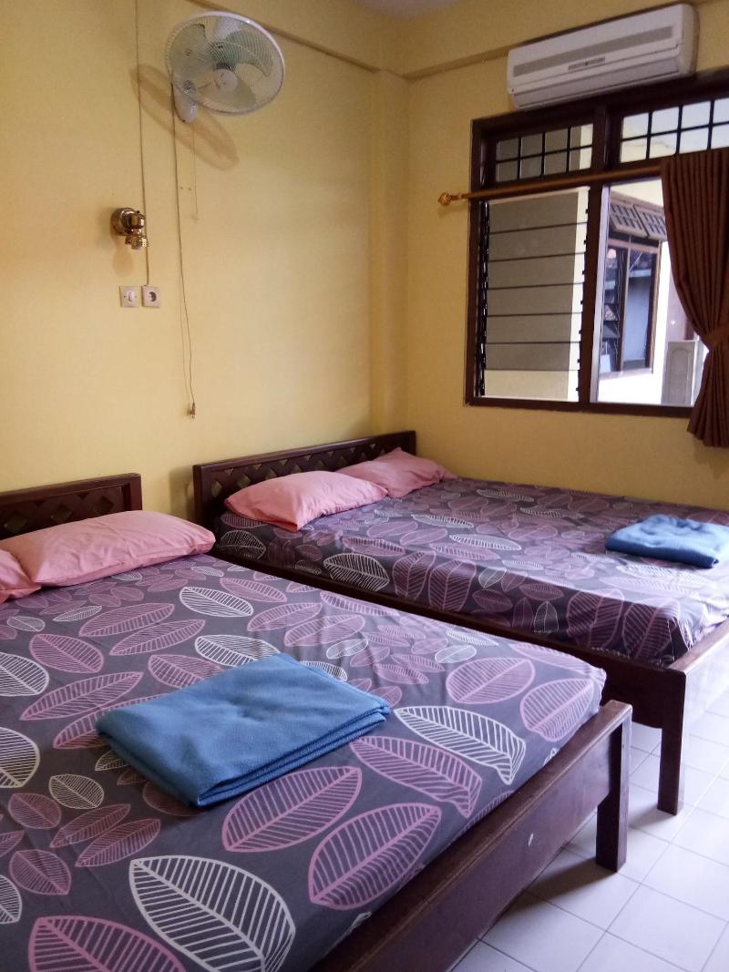 Prayogolama Guest House - Oda