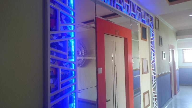 International Homestay Surabaya - Lobi