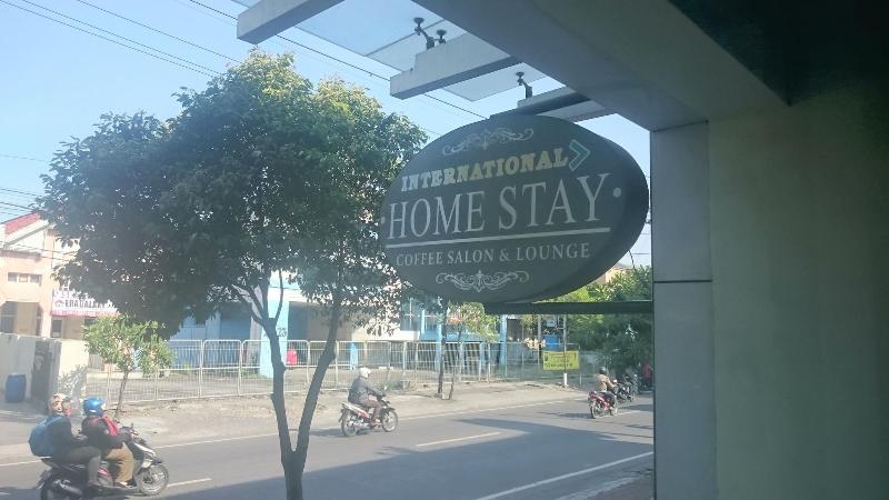 International Homestay Surabaya - Genel