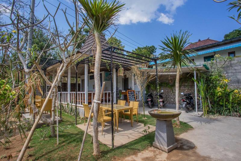 221 Garden Cottages - Lobi