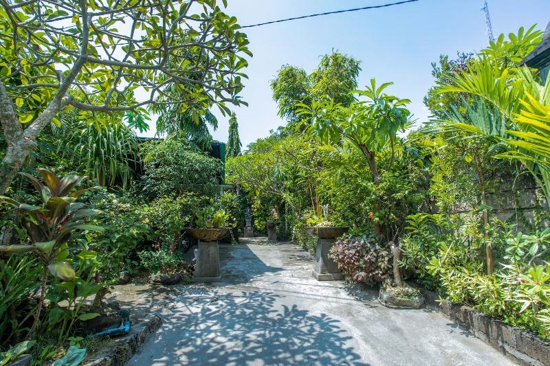 221 Garden Cottages - Genel
