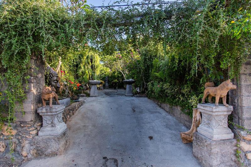 221 Garden Cottages - Genel