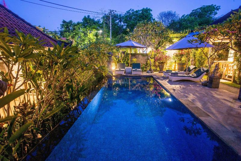 221 Garden Cottages - Genel