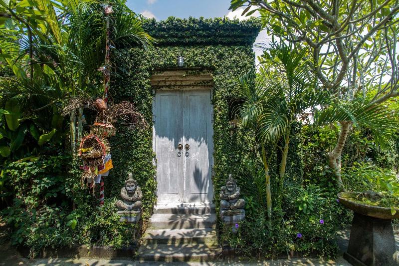 221 Garden Cottages - Genel