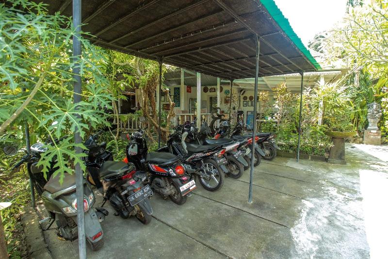 221 Garden Cottages - Genel