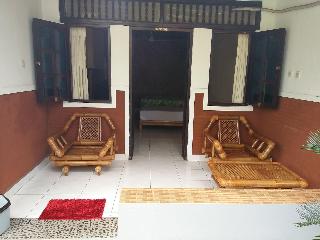 Puri Mandhara Lovina fotoÄŸrafÄ±
