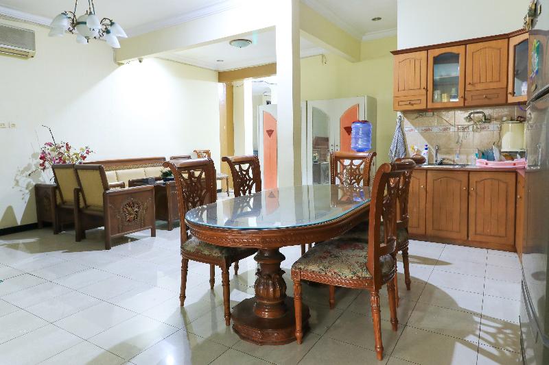 Guest House Samarinda by ZUZU - Genel