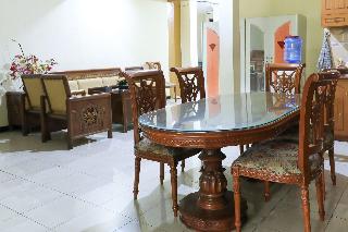 Guest House Samarinda by ZUZU otel fotoğrafı