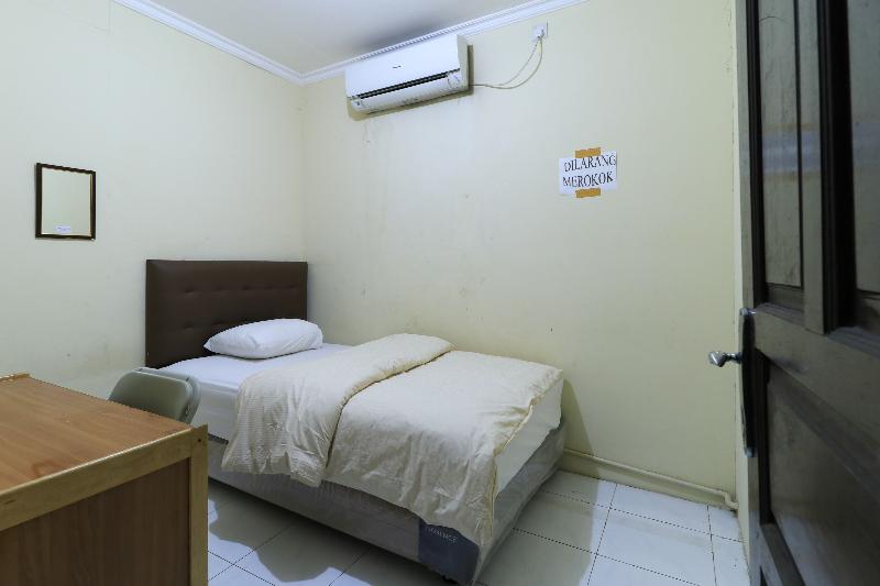 Guest House Samarinda by ZUZU - Oda