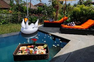 The Sender Pool Suite fotoÄŸrafÄ±