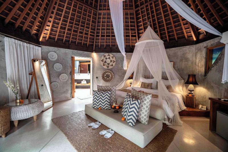 The Sender Pool Suite - Oda