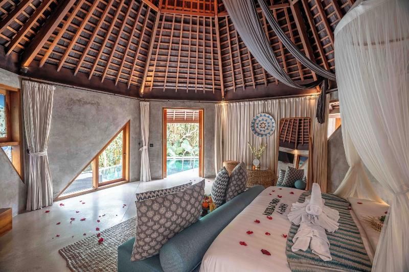 The Sender Pool Suite - Oda