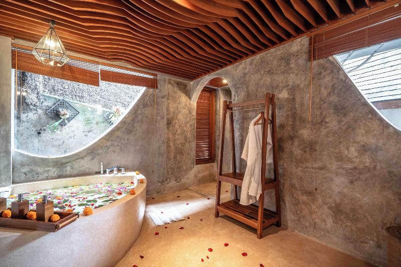 The Sender Pool Suite - Oda