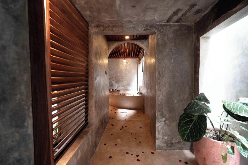 The Sender Pool Suite - Oda