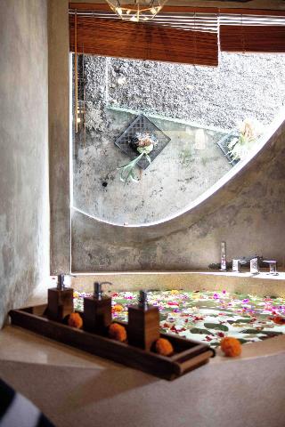 The Sender Pool Suite fotoÄŸrafÄ±