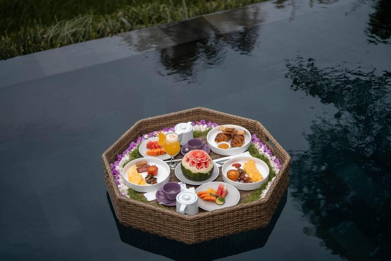 The Sender Pool Suite - Restoran