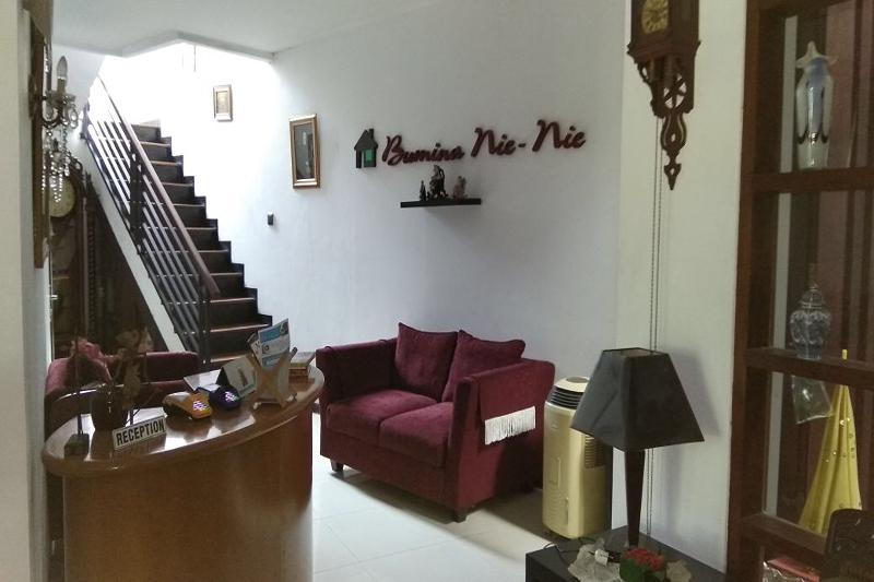 Buminanienie Guesthouse Bandung by ZUZU - Lobi