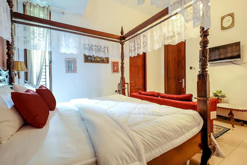 Buminanienie Guesthouse Bandung by ZUZU - Oda