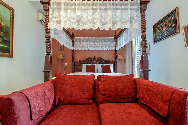Buminanienie Guesthouse Bandung by ZUZU - Oda
